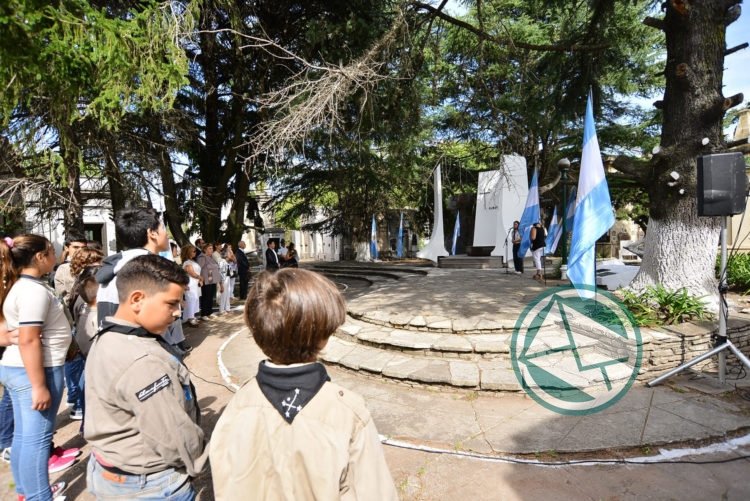 A los 101 años de su fallecimiento, el Municipio homenajeó al poeta Almafuerte A los 101 años de su fallecimiento, el Municipio homenajeó al poeta Almafuerte