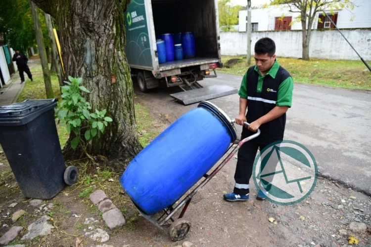 Plan Bío: Vecinos y comerciantes de La Plata recolectan su aceite usado para hacer biocombustible