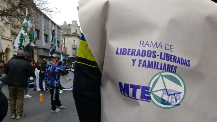 Ex-detenidos marcharon para exigir políticas que garanticen la reinserción