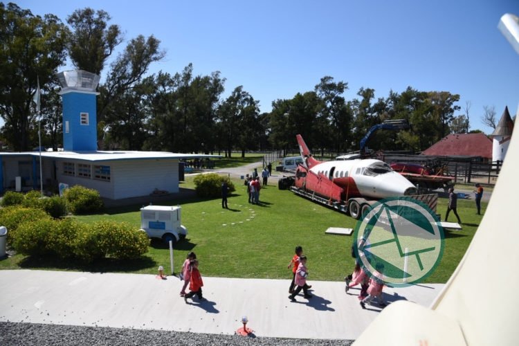 Llegó a “La Repu” un nuevo avión que completa el paseo aeroportuario Llegó a “La Repu” un nuevo avión que completa el paseo aeroportuario