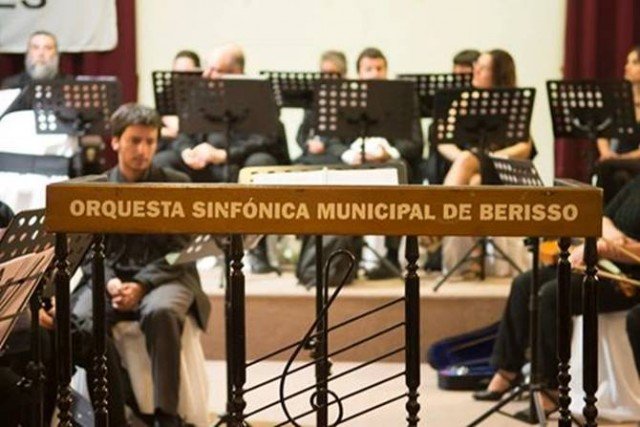 Cierre anual de los talleres de Cultura de #Berisso: "Expo cultura solidaria" image00339