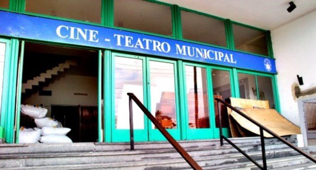 Reinauguran el Cine Teatro Municipal de Ensenada image00141