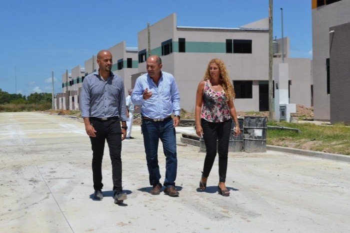 Recorrida por la construcción de 192 viviendas en Ensenada 2c6051f6ac608a0d3f7b77855d9e5f03
