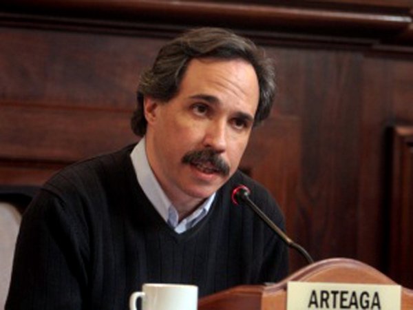 @JoseArteaga bancó el paro nacional y dijo que “la actividad económica está en franca recesión desde hace 24 meses” arteaga