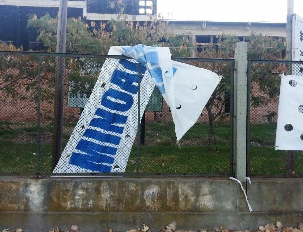 Mincarelli Destrozan pasacalles y carteles 2