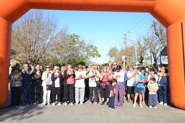 Se realizó una correcaminata Solidaria, para sembrar conciencia de la donación de médula en #Berisso DSC 0123