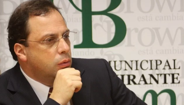 #AlmiranteBrown: la fuga de @dariogiustozzi repercutió con ida d e 16 concejales image00139