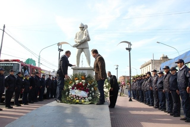 Ensenada: Gran reconocimiento por el Día del Bombero Voluntario Día del bombero 58