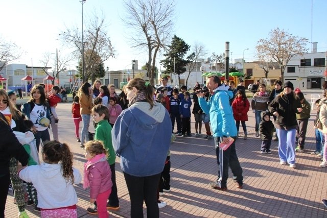 El CEF Nº 62 de Ensenada propuso una jornada recreativa en la plaza San Martín