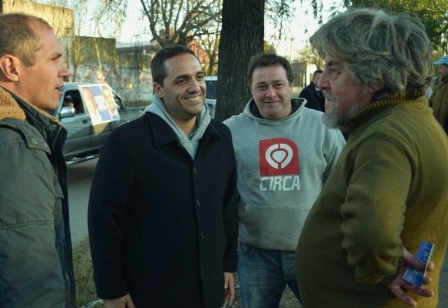 Juan Mincarelli recorrió El Carmen e inauguró un local como parte de su campaña