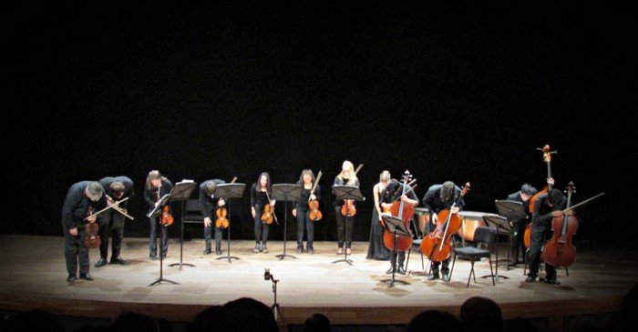 La Orquesta Escuela de #Berisso se presentó en el Teatro Argenti no celebrando sus 10 años de vida
