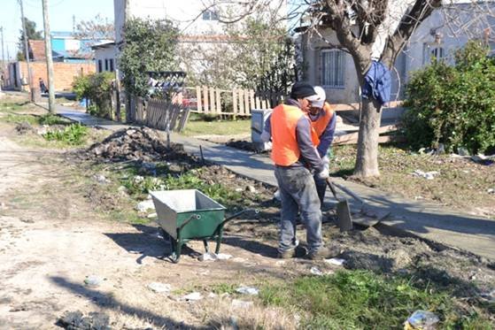 Construcción de veredas con el Programa "Más Cerca" en Berisso