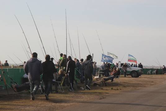 #Ensenada: Más de mil pescadores participaron del concurso de pesca en Punta Lara