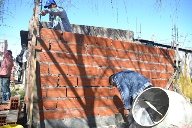 ProMeBa #Berisso: Inicio del programa "Mejor Vivir" y construcción de asfaltos en el Barrio El Carmen ProMeBa #Berisso: Inicio del programa "Mejor Vivir" y construcción de asfaltos en el Barrio El Carmen