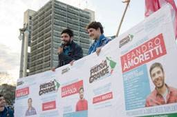 @LeandroAmoretti en el cierre de campaña de @PatriaGrandeLP: “Ll egamos a la ciudad para quedarnos, le pese a quién le pese”.