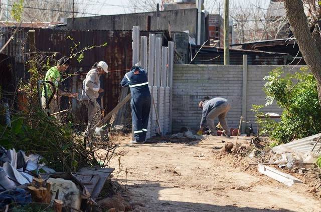 Cooperativistas de Futuro Ensenadense mejoran sus propias viviendas