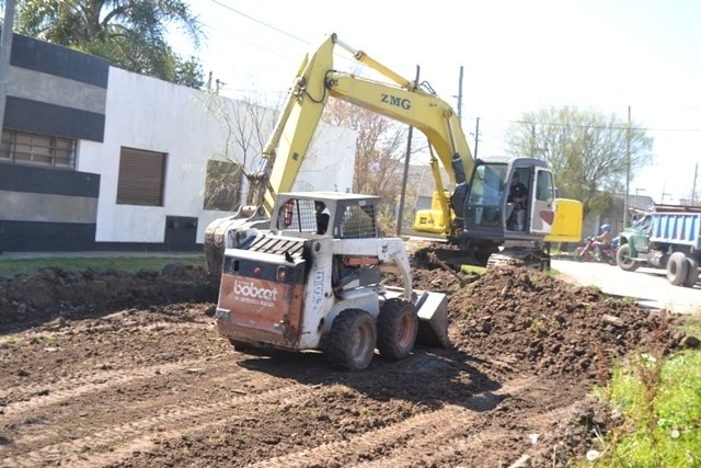Plan "Más Cerca" en #Berisso: Construcción de asfaltos en distintos puntos de la ciudad
