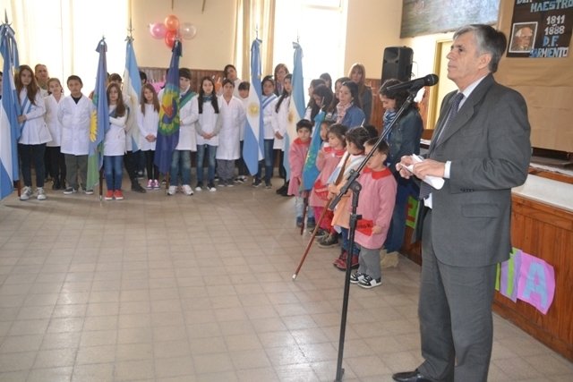 Acto Escolar del Distrito de Berisso por el "Día del Maestro"