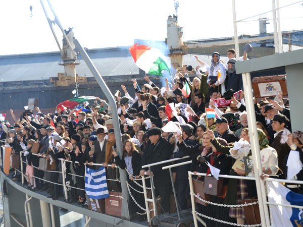 #Berisso: Este domingo se realizará el tradicional "Desembarco Simbólico de los Inmigrantes" en el @Puerto LaPlata #Berisso: Este domingo se realizará el tradicional "Desembarco Simbólico de los Inmigrantes" en el @Puerto LaPlata
