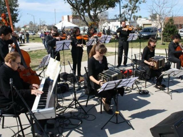 Masiva concurrencia se desarrolló la Jornada Cultural Ribereña de #Berisso Masiva concurrencia se desarrolló la Jornada Cultural Ribereña de #Berisso