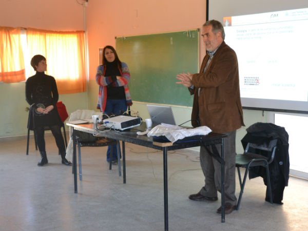 Se realizó una charla sobre abordaje y prevención de la violenci a a las niñas y niños en #Berisso Se realizó una charla sobre abordaje y prevención de la violenci a a las niñas y niños en #Berisso