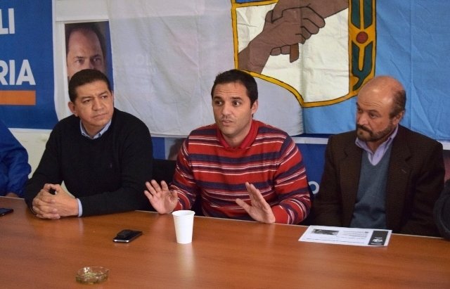 JuaMincarelli se reunió con congresales y consejeros del PJ de Berisso JuaMincarelli se reunió con congresales y consejeros del PJ de Berisso