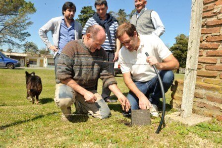@JulioGarro: "En Villa Elvira hace más de 20 años que los vecinos reclaman por agua y cloacas" @JulioGarro: "En Villa Elvira hace más de 20 años que los vecinos reclaman por agua y cloacas"