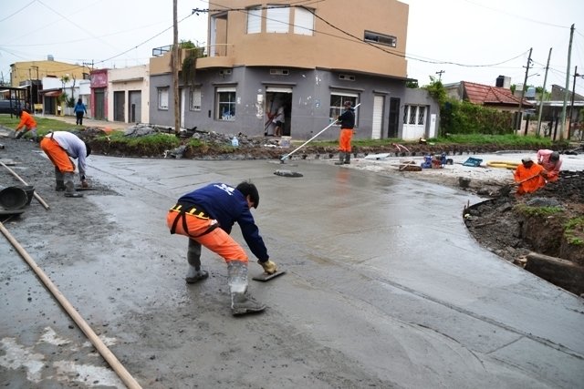 Berisso: Asfaltos y bacheos en distintos barrios de la ciudad Berisso: Asfaltos y bacheos en distintos barrios de la ciudad