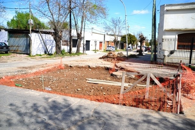 "Más Cerca" en #Berisso: Pavimentación y bacheo en distintos puntos urbanos