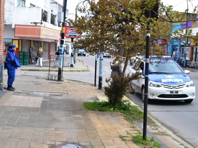 La Policía local en funcionamiento en distintos puntos de la ciudad de #Berisso La Policía local en funcionamiento en distintos puntos de la ciudad de #Berisso