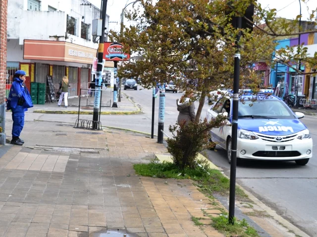La Policía local en funcionamiento en distintos puntos de la ciudad de #Berisso La Policía local en funcionamiento en distintos puntos de la ciudad de #Berisso