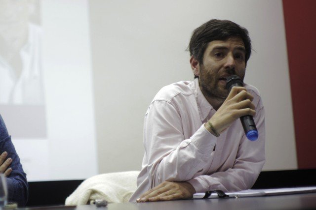 @LeandroAmoretti quiere ver debatir a @PabloBruera y @JulioGarro de frente al vecino como dice que hace