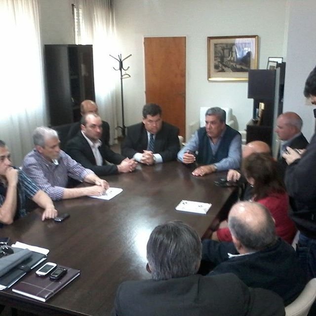 Reunión de Quique Slezack y Jorge Nedela en el marco del traspaso de la intendencia de Berisso