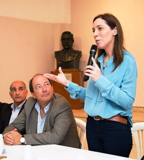 Intendentes de la UCR bonaerense electos con Vidal y Salvador Intendentes de la UCR bonaerense electos con Vidal y Salvador