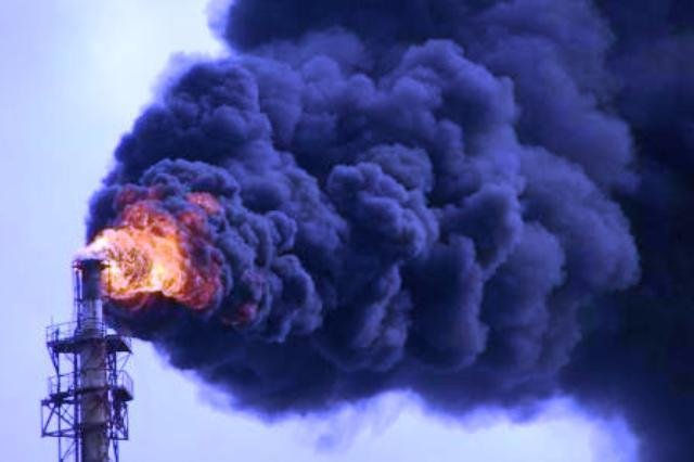 Para Nuevo Ambiente hay "improvisación y se confirma ausencia de programas de contingencia" de parte de YPF