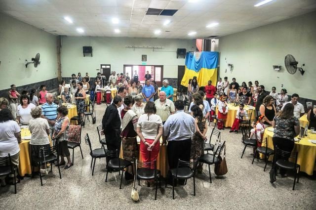 Nedela con la colectividad Ucraniana "Renacimiento"