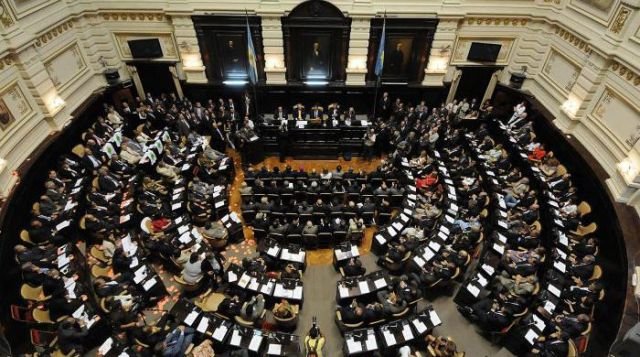 A horas de la sesión por el presupuesto es un lío