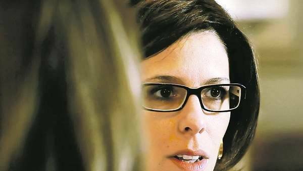 La titular de anticorrupción admitió que se equivocó en causas a los K
