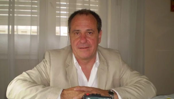 Cappelletti: “Hay que limitar las elecciones de los intendentes, de los concejales y de los legisladores”