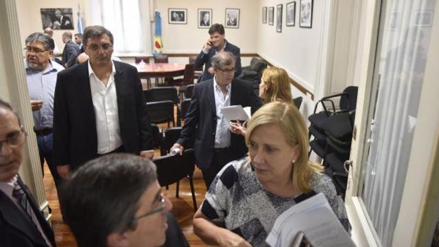 A las piñas: se pudrió todo en el bloque del FPV bonaerense