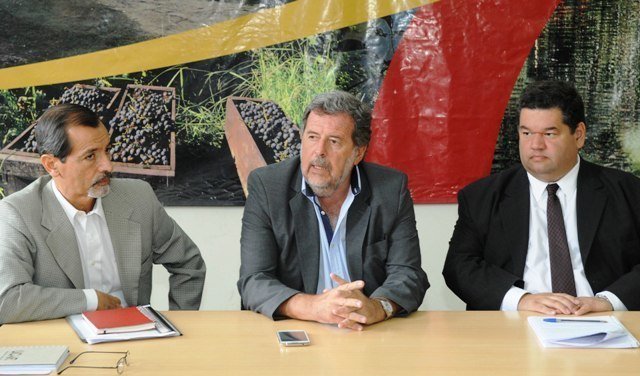Elustondo: "Nuestra gestión tiene una consigna irrenunciable con la producción, el ambiente y la salud" Elustondo: "Nuestra gestión tiene una consigna irrenunciable con la producción, el ambiente y la salud"