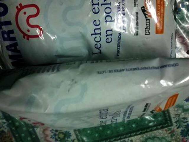 Denuncia entrega de leche en mal estado por parte del municipio Denuncia entrega de leche en mal estado por parte del municipio