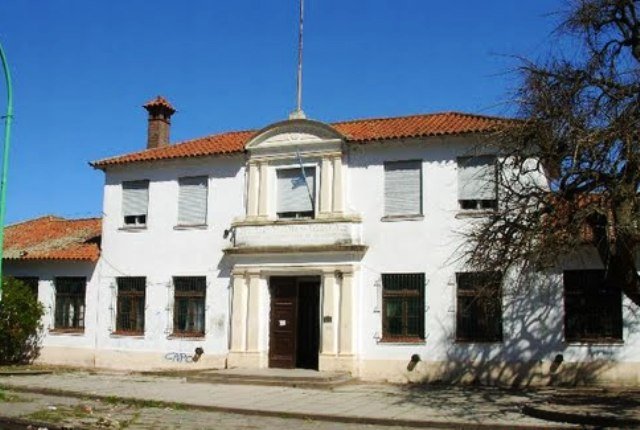Política, Gremio, mala gestión y chicos sin clases en Punta Lara