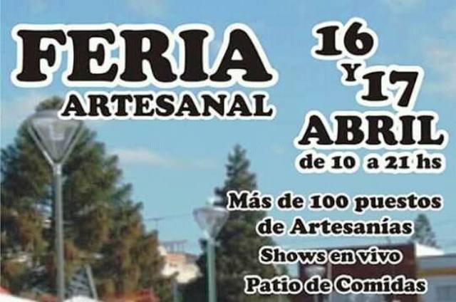 Feria de artesanos en el Parque Cívico
