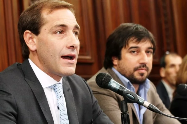 Complicada apertura de sesiones para Julio Garro en La Plata