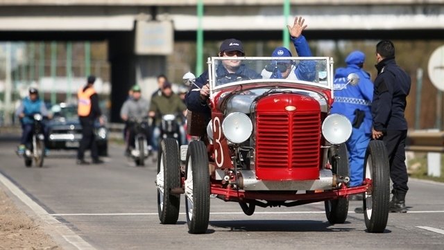 Paseo vuelta de Ensenada: El TC Histórico de fiesta