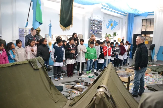 "Soldados de Malvinas" y su primera visita a la muestra
