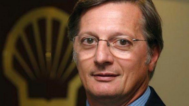 Aranguren: "si el consumidor cree que el precio de la nafta es alto deja de comprar"
