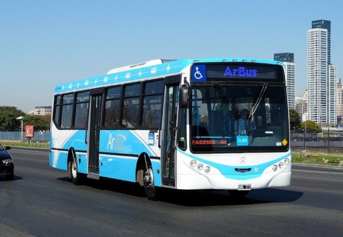 Aerolíneas Argentina canceló el servicio de colectivos entre La Plata y Aeroparque