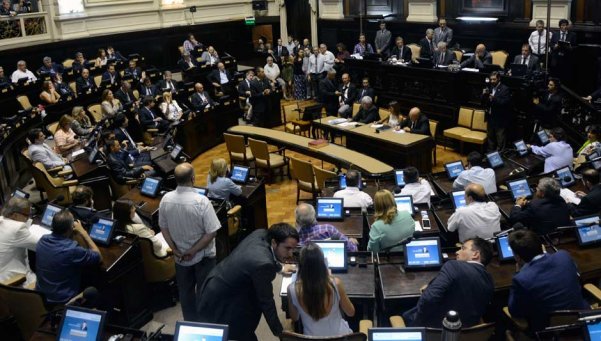 Provincia: El Bloque Peronista oficializó la ruptura luego de la disputa
